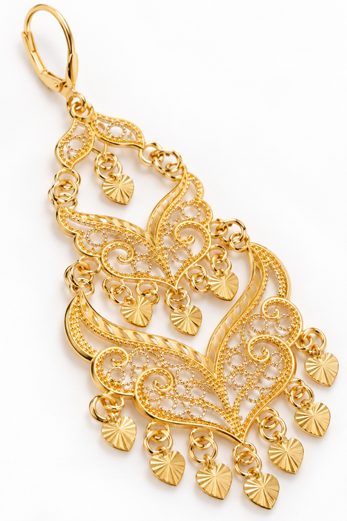 Boucle d'oreille Kheira, détail des arabesques dorées